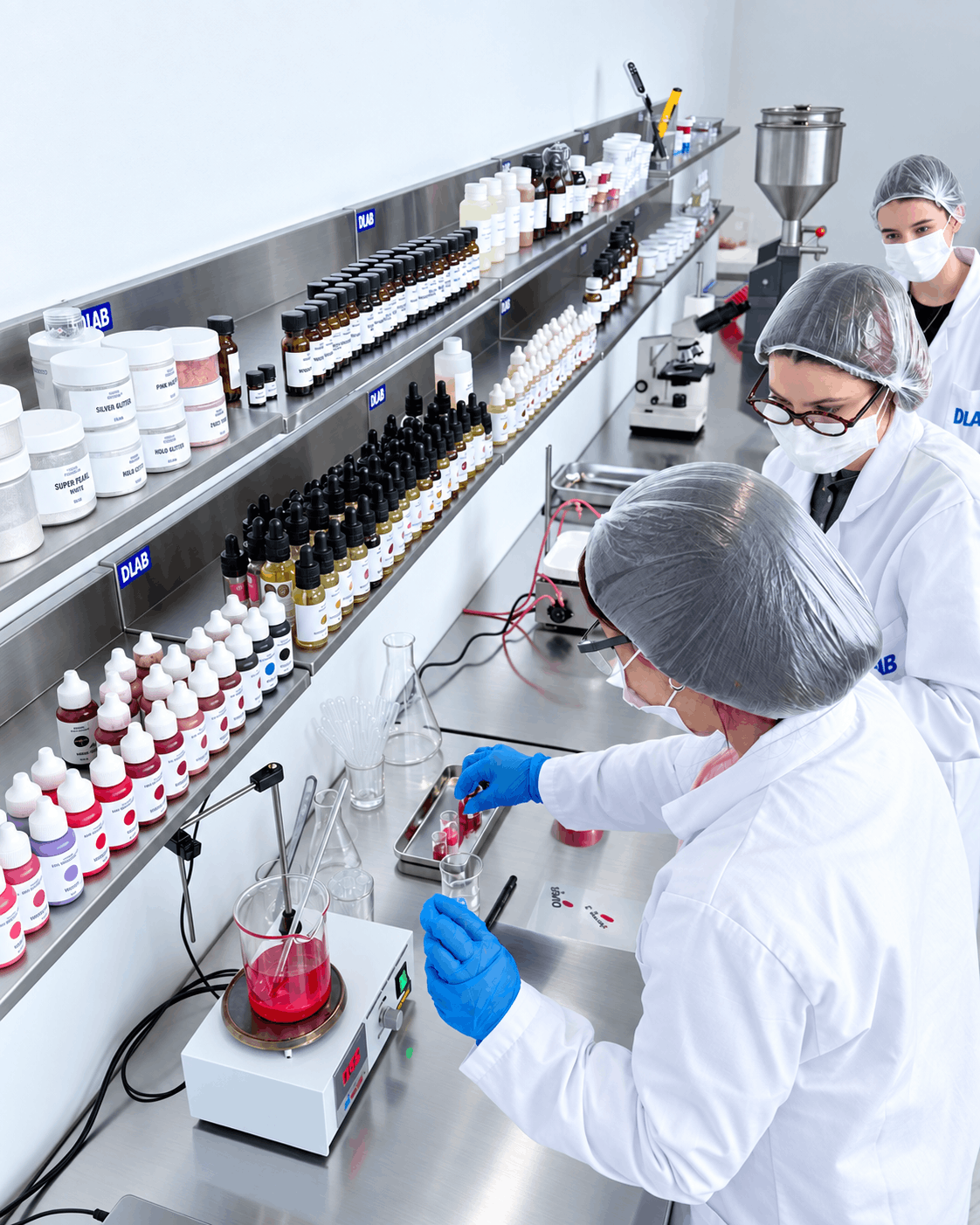Cosmetics manufacturing at the DLAB laboratory in Europe