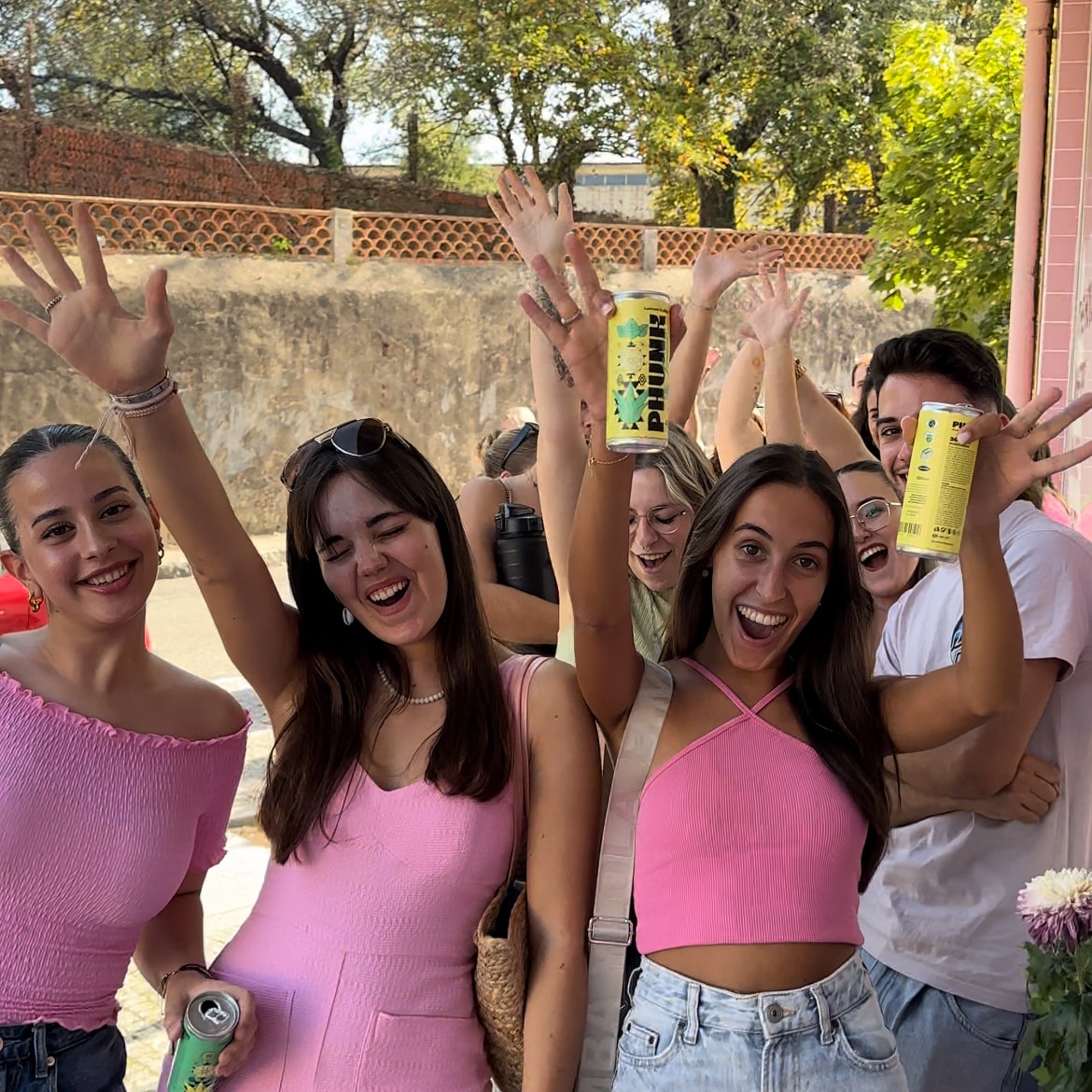 musa glitter produces their cosmetics with DLAB Custom Cosmetics